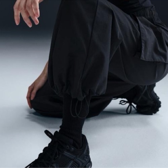 Nike wide leg loose fit baggy waterproof running gym pants - Picture 4 of 11